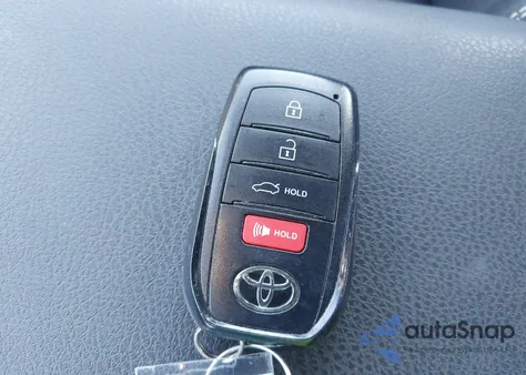 2025 Toyota Camry Se z USA, uszkodzony, nr VIN 4T1DAACK2SU026933